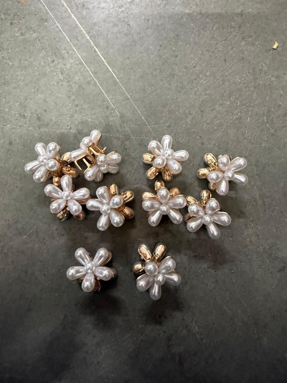 Korean Style Small Pearl Mini Hair Claw Clips with Flower Design (Pack of 10) yzatrg-dh